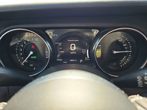Used 2023 Jeep Wrangler Unlimited Sahara w/ Cold Weather Group AWD/4WD image 19