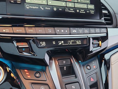 Used 2025 Honda Odyssey Touring image 16