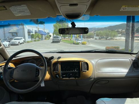 Used 2001 Ford F150 Lariat AWD/4WD image 12