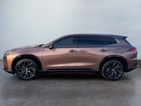 Used 2025 Toyota Crown Signia Limited image 8