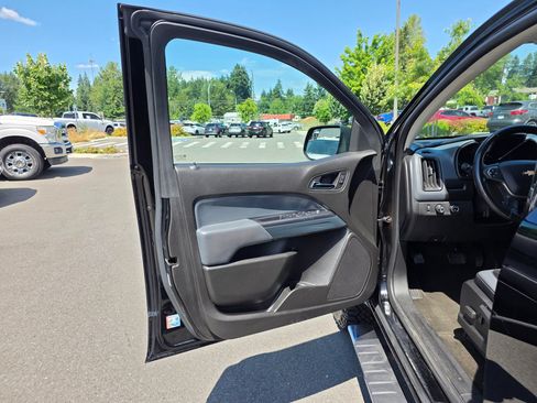 Used 2015 Chevrolet Colorado Z71 AWD/4WD image 23