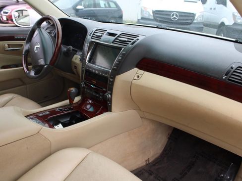 Used 2007 Lexus LS 460 RWD image 13