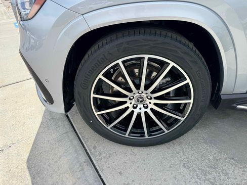 New 2025 Mercedes-Benz GLS 450 4MATIC image 14