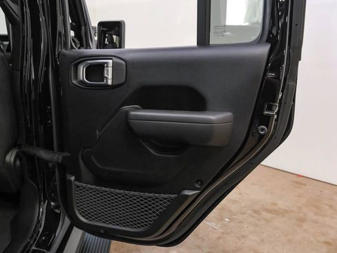 Used 2023 Jeep Wrangler Unlimited Rubicon w/ Safety Group image 38