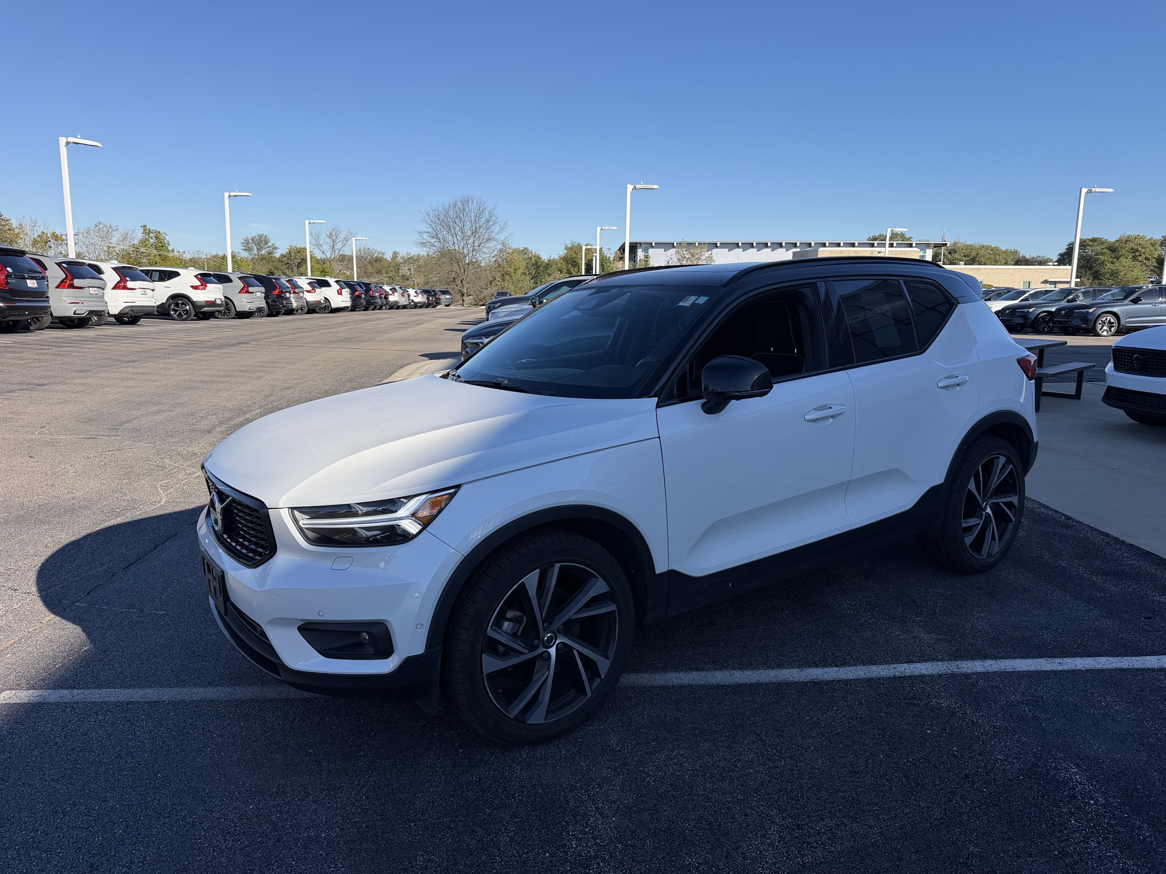 Used 2021 Volvo XC40 T5 R-Design w/ Protection Package AWD/4WD image 6