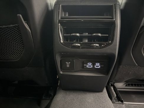 Used 2022 Jeep Grand Cherokee Altitude image 13