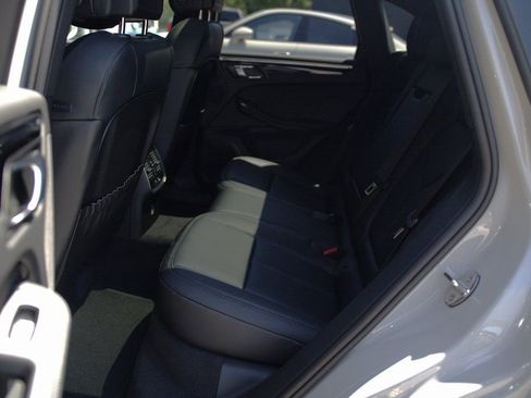 Certified 2025 Porsche Macan Turbo image 29