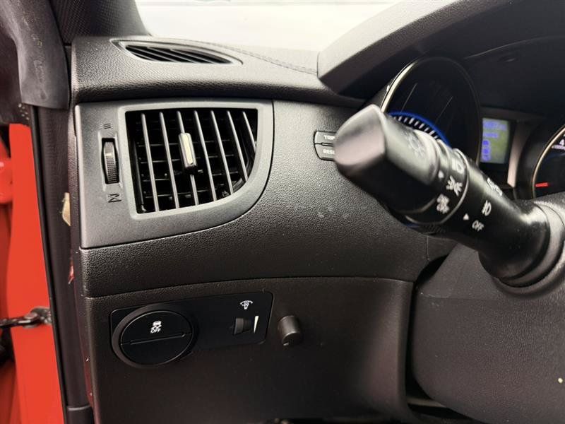 Used 2015 Hyundai Genesis 3.8 RWD image 23