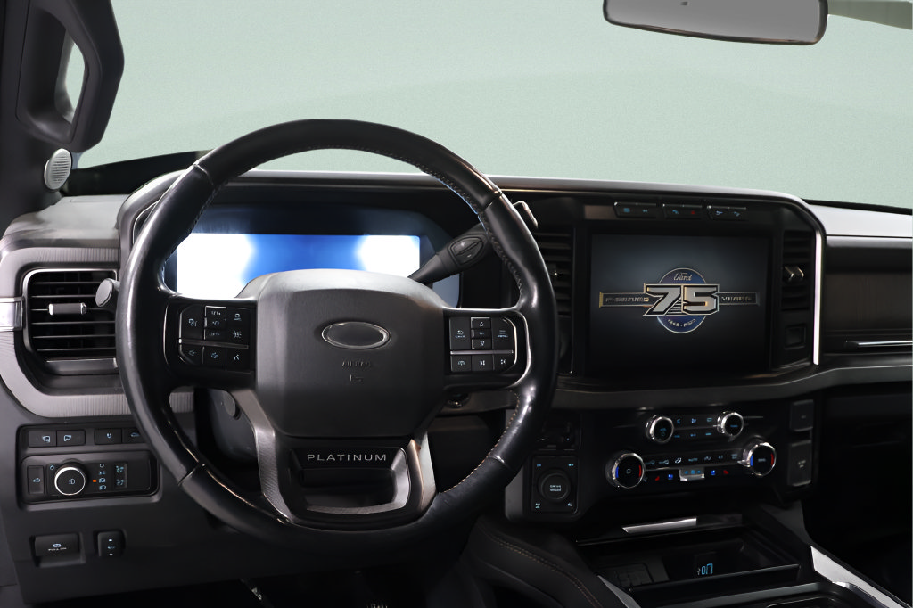 Used 2023 Ford F250 Platinum AWD/4WD image 4