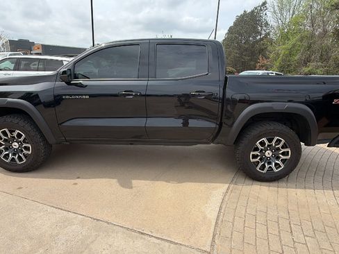 Used 2023 Chevrolet Colorado Z71 w/ Z71 Convenience Package 2 image 11