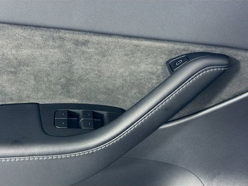 Used 2021 Tesla Model Y Performance image 22