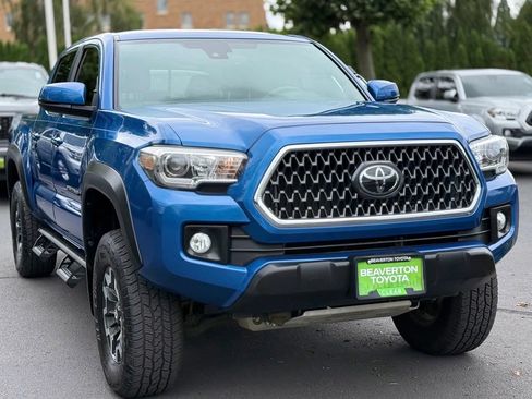 Used 2018 Toyota Tacoma TRD Off-Road AWD/4WD image 7