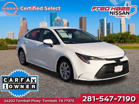 Used 2025 Toyota Corolla LE image 1