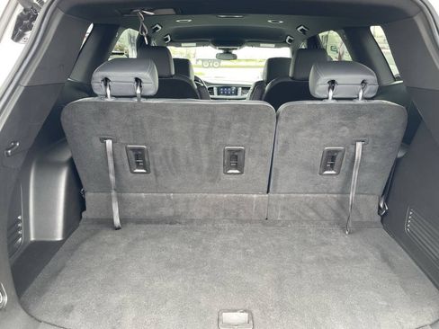 Used 2023 Buick Enclave Essence AWD/4WD image 6