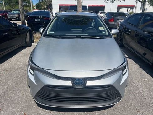 Used 2025 Toyota Corolla LE FWD image 2