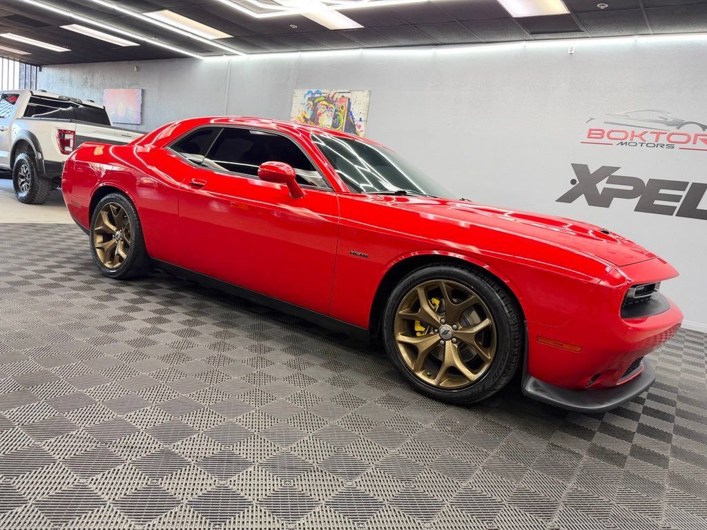 Used 2019 Dodge Challenger R/T RWD image 2