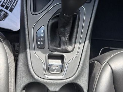 Used 2020 Jeep Cherokee Latitude Plus FWD image 25