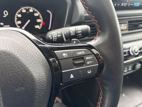 Used 2025 Honda Pilot TrailSport image 18