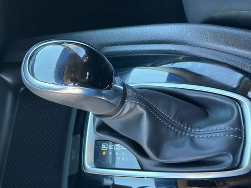 Used 2019 Nissan Rogue Sport S image 26