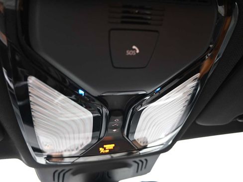 Used 2022 BMW X5 xDrive45e w/ M Sport Package AWD/4WD image 18