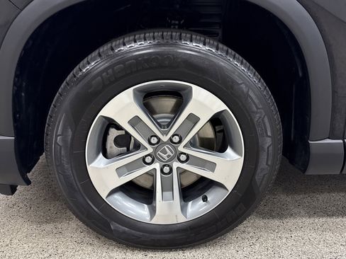 Used 2024 Honda Pilot EX-L image 2