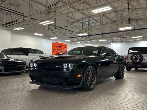 Used 2019 Dodge Challenger SRT Hellcat image 2