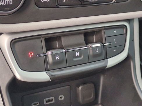 Used 2023 GMC Terrain SLE w/ Driver Convenience Package FWD image 27