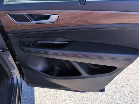 Used 2024 Volkswagen Atlas SE image 32