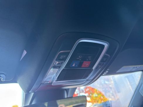 Used 2024 RAM 1500 Laramie image 30