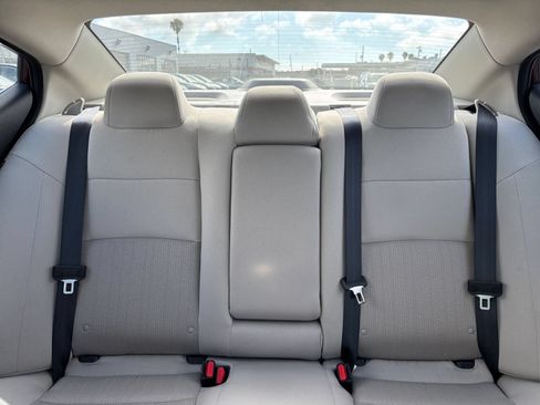 Used 2025 Nissan Altima 2.5 SV FWD image 39