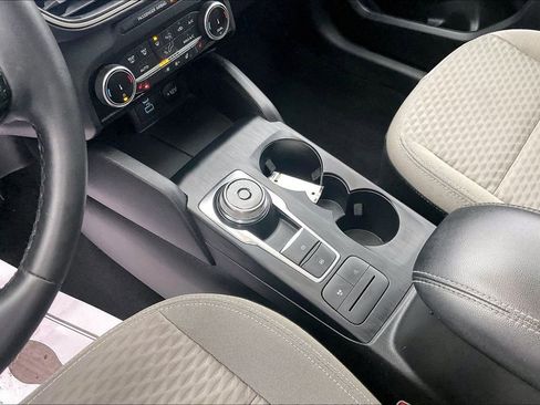 Used 2022 Ford Escape SE w/ SE Sport Appearance Package image 19