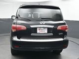 Used 2016 INFINITI QX80 4WD w/ Deluxe Technology Package image 2