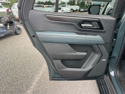 Used 2026 GMC Yukon AT4 w/ AT4 Premium Plus Package AWD/4WD image 19