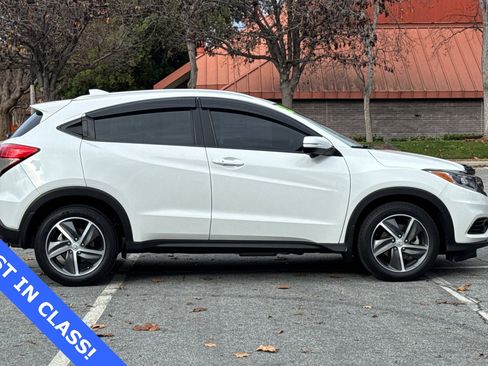 Used 2021 Honda HR-V EX image 3