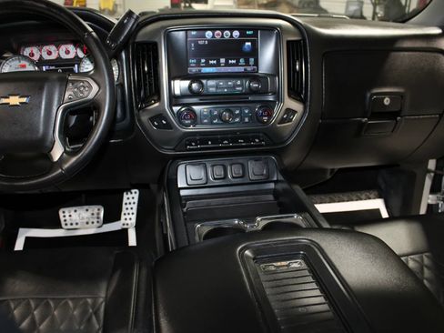 Used 2018 Chevrolet Silverado 1500 LT w/ All Star Edition image 30