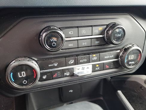 Used 2024 Ford Bronco Outer Banks AWD/4WD image 17