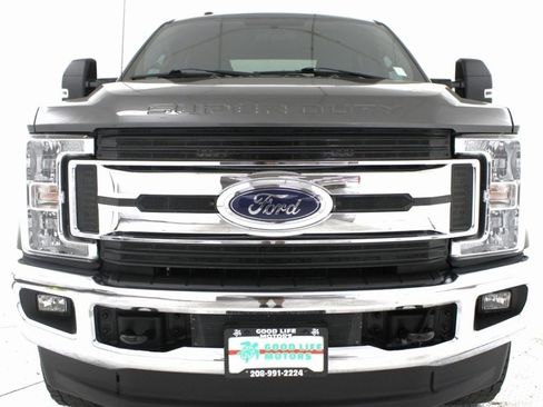 Used 2017 Ford F250 XLT w/ XLT Value Package image 2