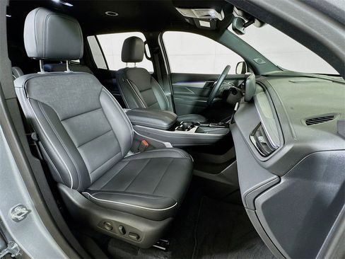 Used 2025 Buick Enclave Preferred image 28