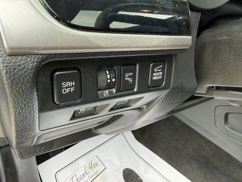 Used 2017 Subaru Forester 2.5i Touring AWD/4WD image 16