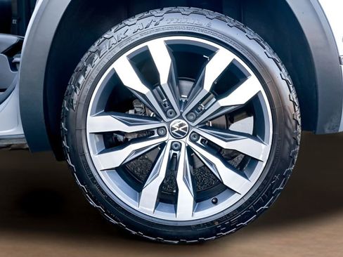 Used 2023 Volkswagen Atlas Cross Sport SEL Premium R-Line image 36