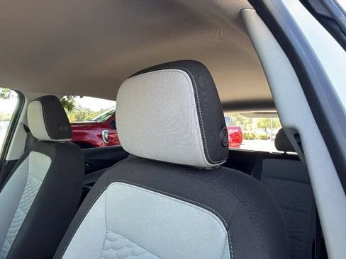 Used 2021 Chevrolet Equinox LT w/ Driver Convenience Package AWD/4WD image 22