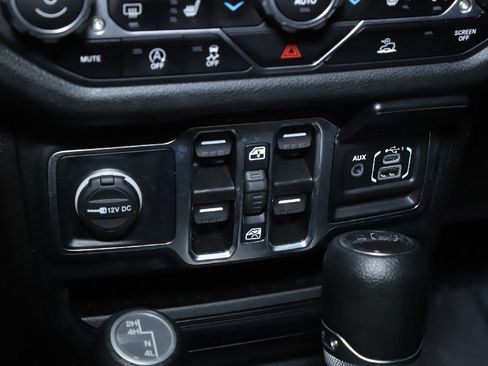 Used 2024 Jeep Gladiator Sport AWD/4WD image 26