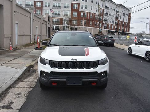 Used 2024 Jeep Compass Trailhawk AWD/4WD image 3