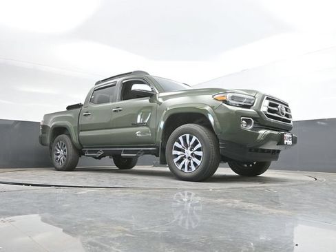Used 2022 Toyota Tacoma Limited AWD/4WD image 46