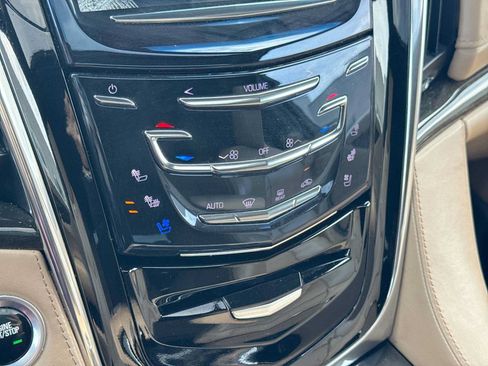 Used 2018 Cadillac Escalade ESV Platinum AWD/4WD image 28