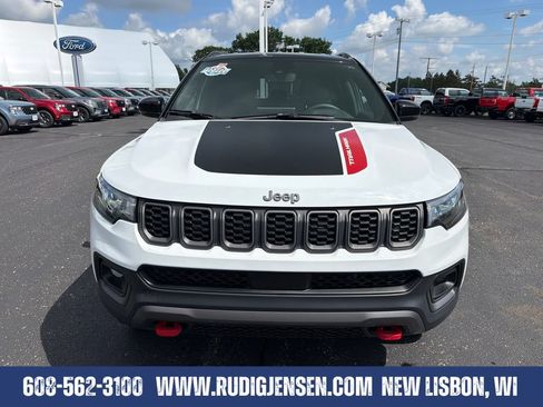 Used 2025 Jeep Compass Trailhawk AWD/4WD image 8