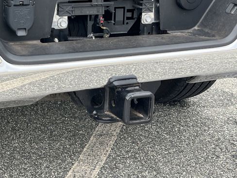 Used 2022 GMC Sierra 1500 SLE image 30