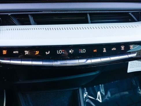 Used 2025 Cadillac Optiq Sport 1 image 29