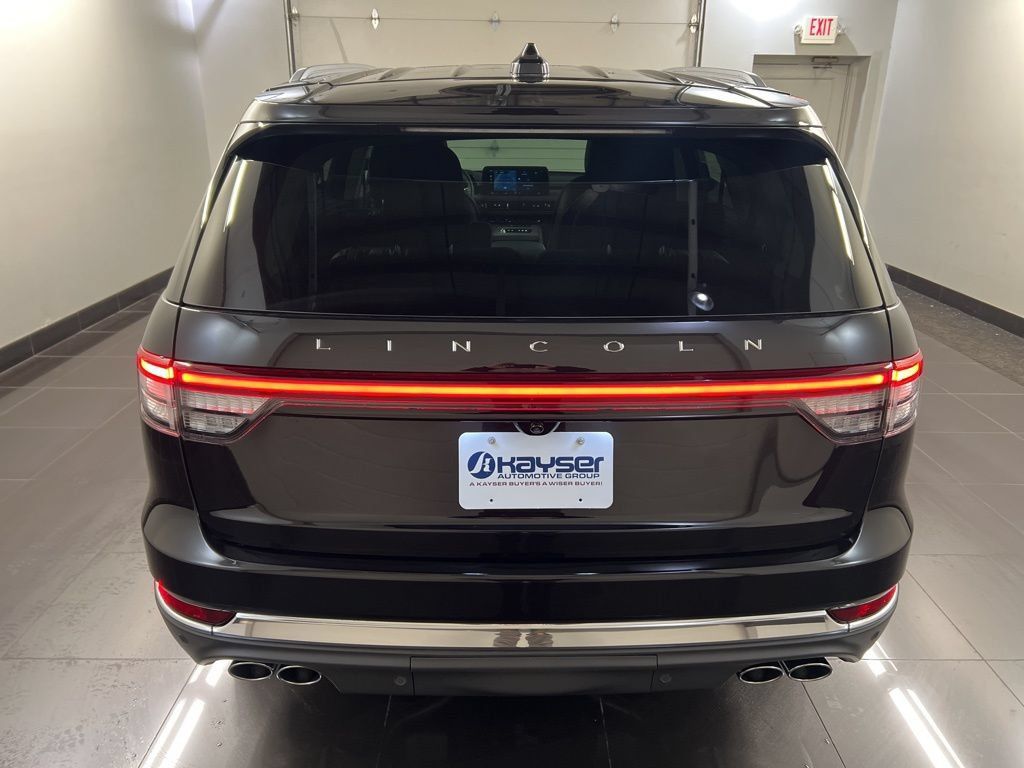Used 2026 Lincoln Aviator AWD image 5