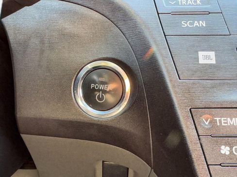 Used 2011 Toyota Prius Three image 19